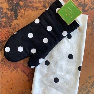 BNWT Kate spade dish towel and oven mitt